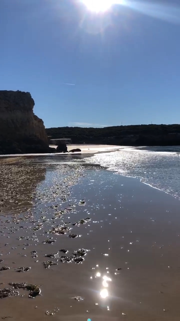 Bom dia #exploring #portugal #pac4portugal #praia #praiadomolhe #relaxing #adventures #waves #beach #algarve #happiness 