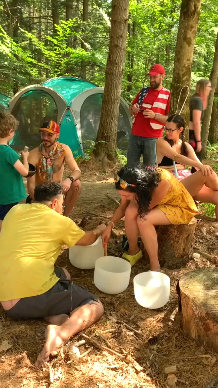 meditation and crystal singing frequency singing bowls
#crystalsingingbowls
#reiki
#healing
#music
#woods