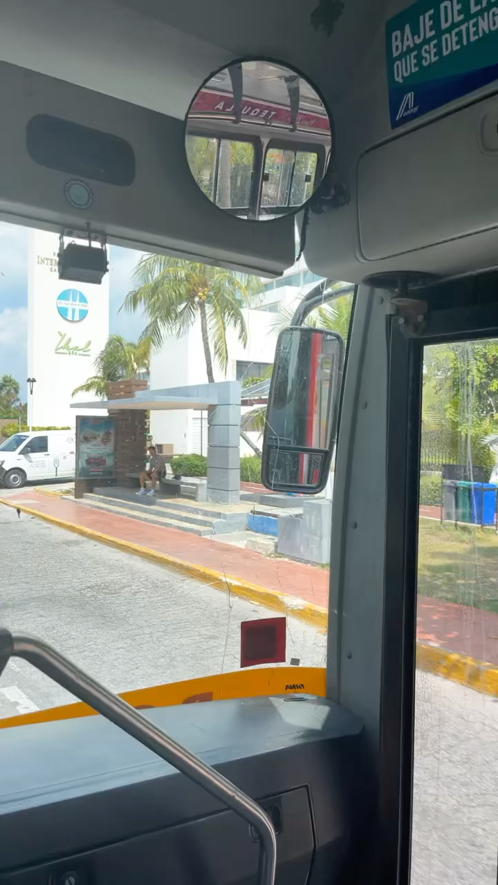 Take A bus and enjoy going round Qu’antan Roo🇲🇽